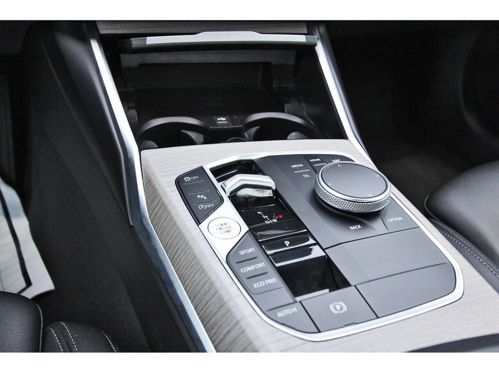 2025 BMW 3 Series 330i