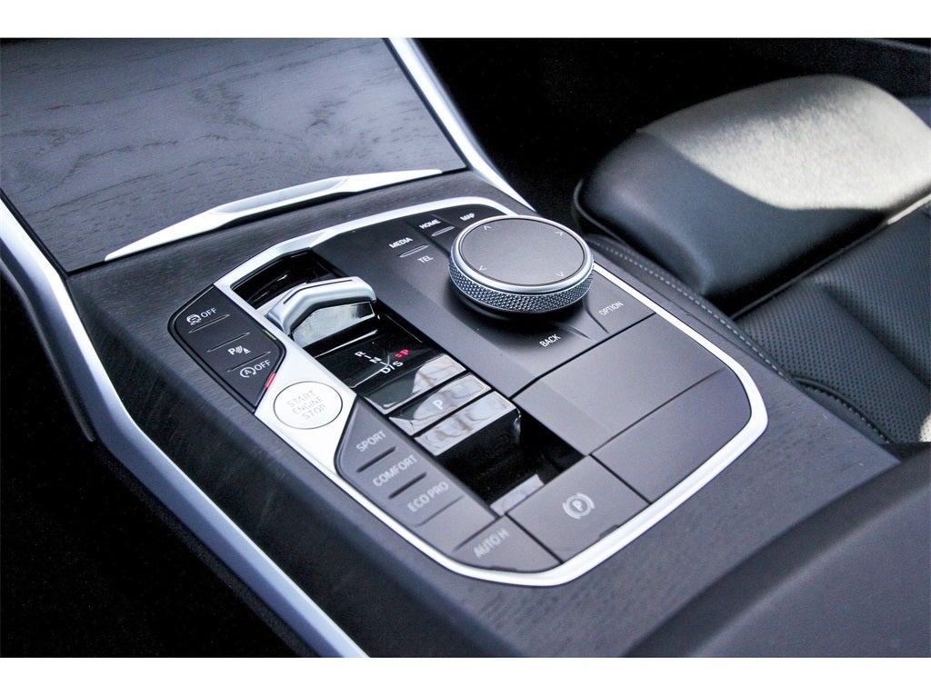 2024 BMW 3 Series 330i