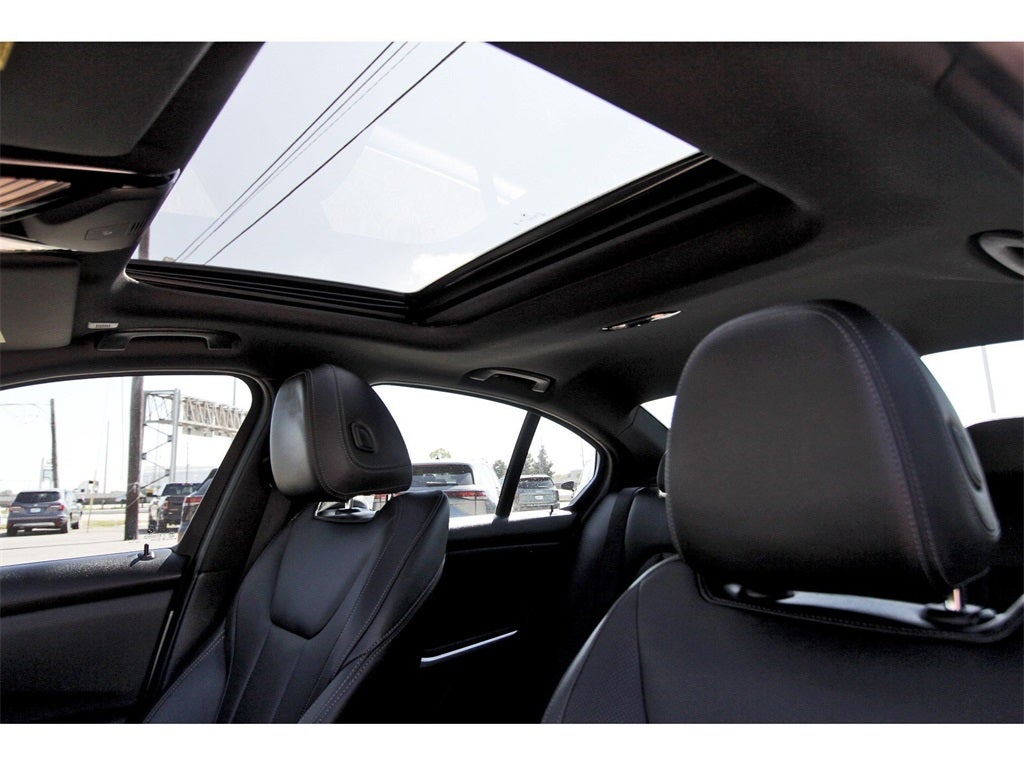 2024 BMW 3 Series 330i