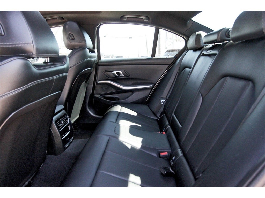 2024 BMW 3 Series 330i