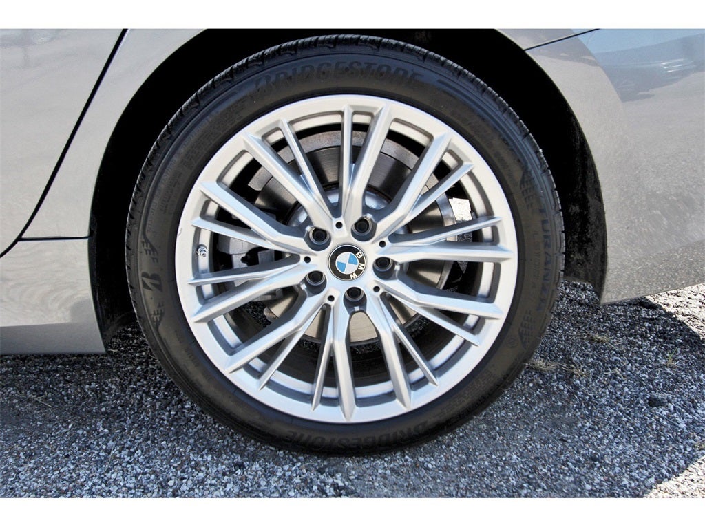 2024 BMW 3 Series 330i