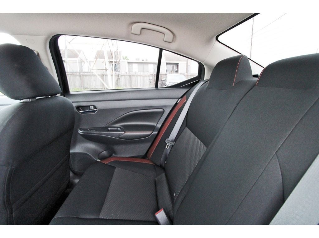 2023 Nissan Versa 1.6 SR