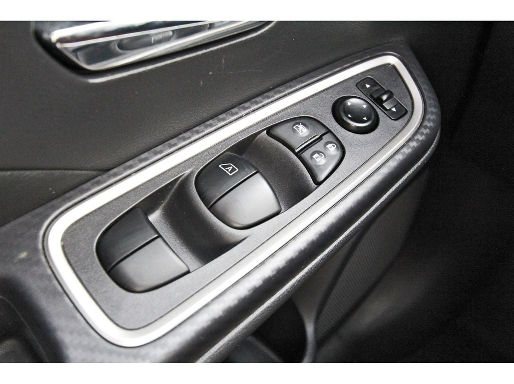 2023 Nissan Versa 1.6 SR