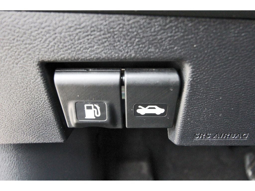 2023 Nissan Versa 1.6 SR