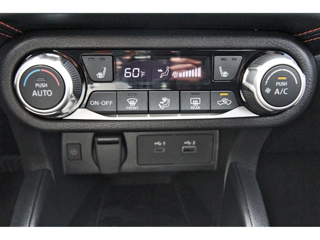2023 Nissan Versa 1.6 SR