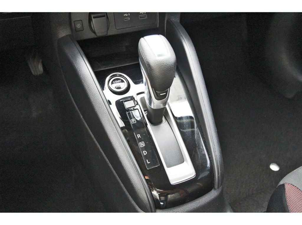2023 Nissan Versa 1.6 SR