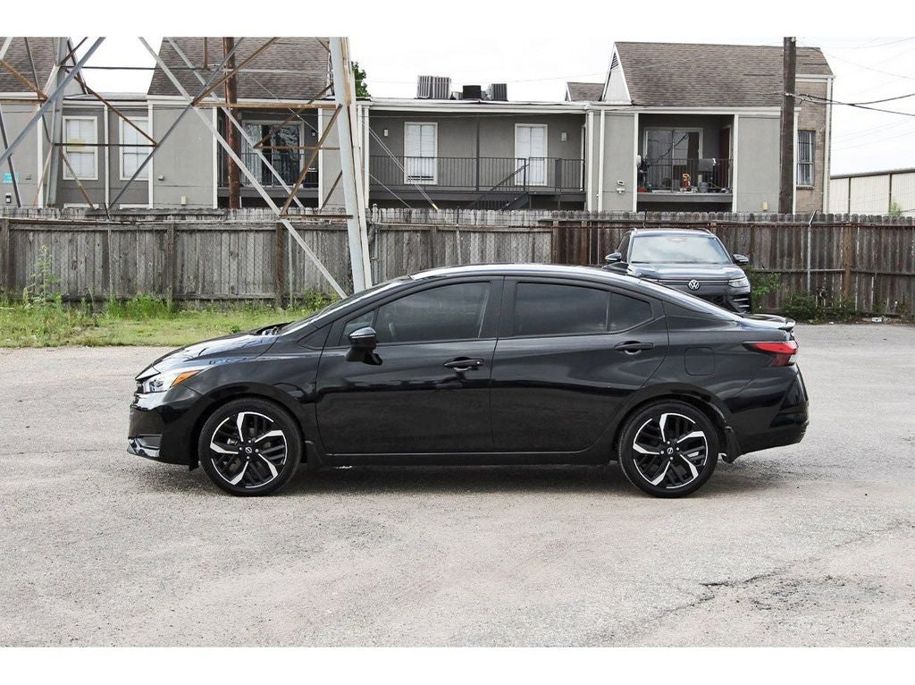 2023 Nissan Versa 1.6 SR