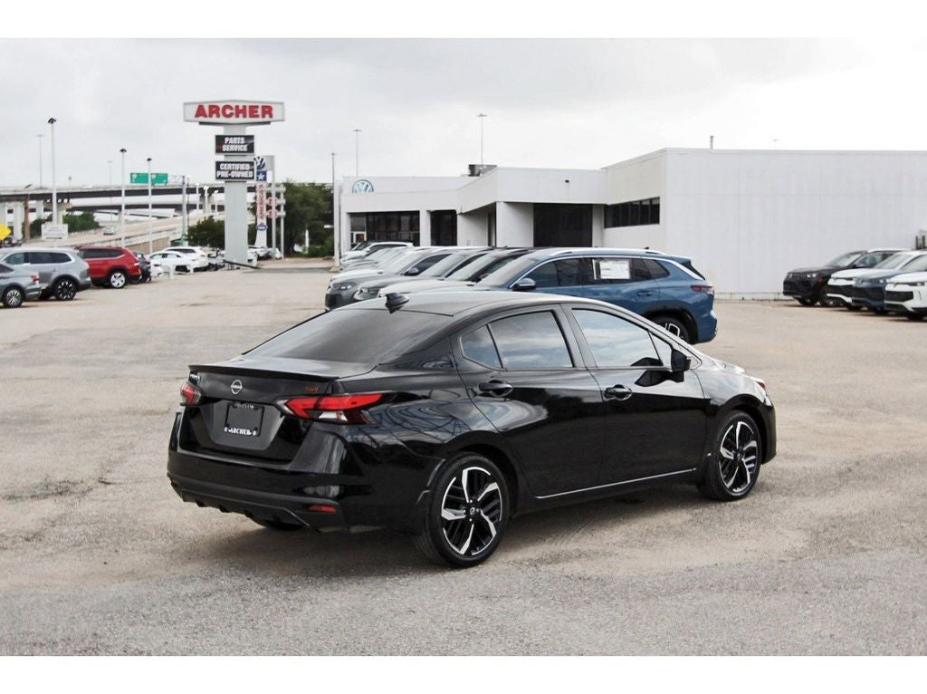 2023 Nissan Versa 1.6 SR