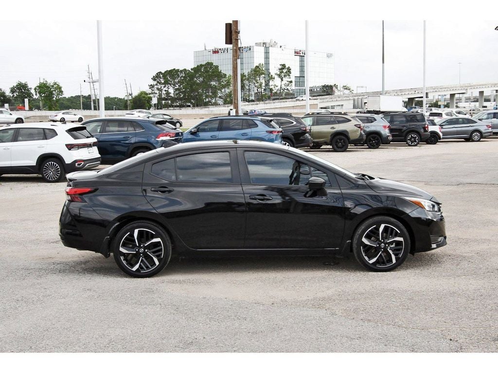 2023 Nissan Versa 1.6 SR