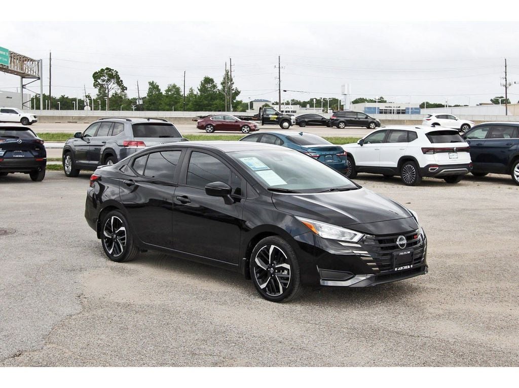 2023 Nissan Versa 1.6 SR