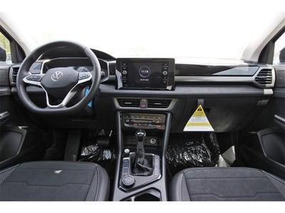 2025 Volkswagen Taos 1.5T SE Black