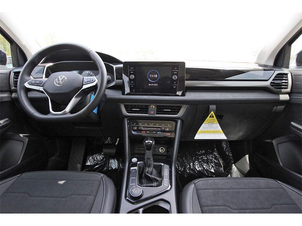 2025 Volkswagen Taos 1.5T SE Black