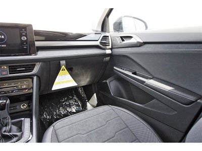 2025 Volkswagen Taos 1.5T SE Black