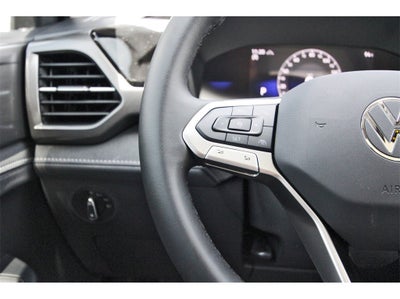 2025 Volkswagen Taos 1.5T SE Black