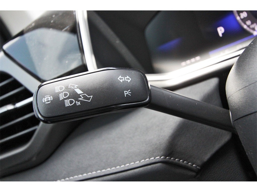 2025 Volkswagen Taos 1.5T SE Black