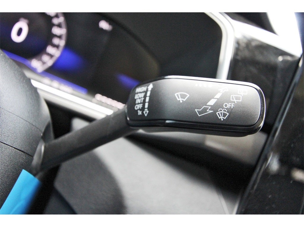 2025 Volkswagen Taos 1.5T SE Black