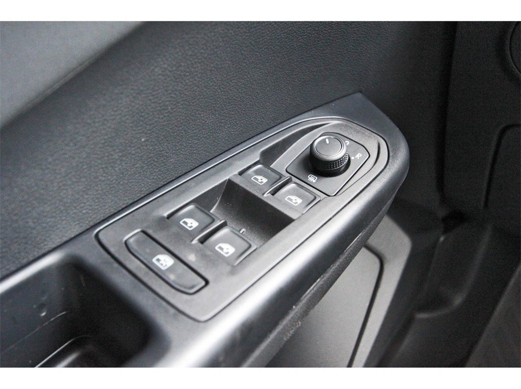 2025 Volkswagen Taos 1.5T SE Black