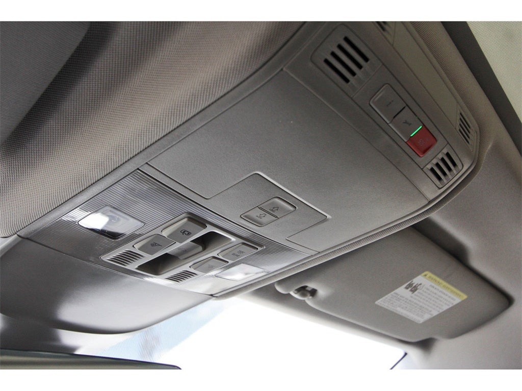 2025 Volkswagen Taos 1.5T SE Black