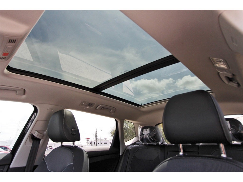 2025 Volkswagen Taos 1.5T SE Black