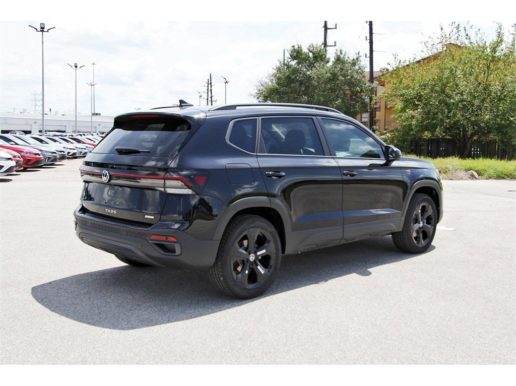 2025 Volkswagen Taos 1.5T SE Black