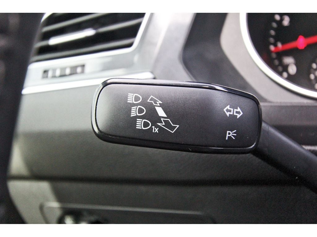 2021 Volkswagen Tiguan 2.0T SE R-Line Black