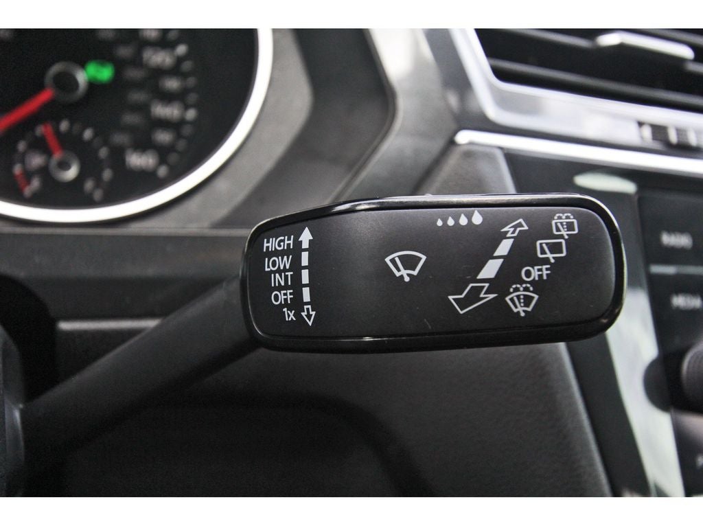 2021 Volkswagen Tiguan 2.0T SE R-Line Black