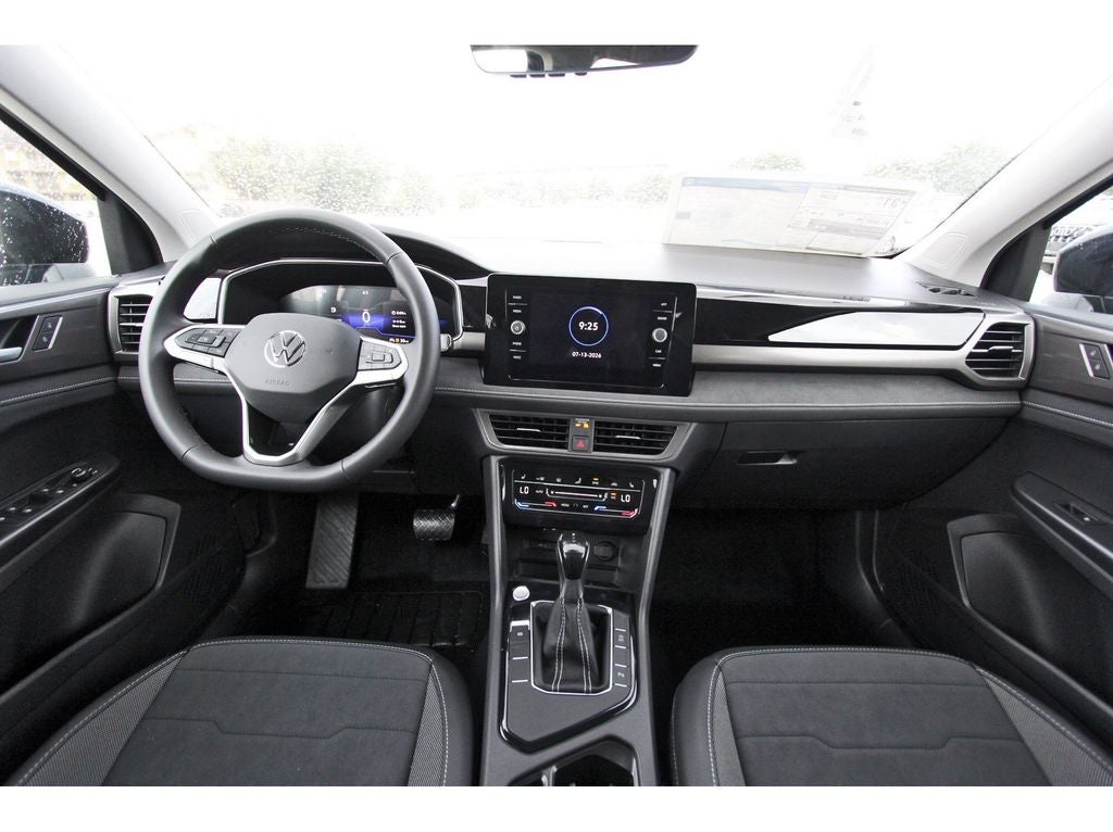 2026 Volkswagen Taos 1.5T SE Black