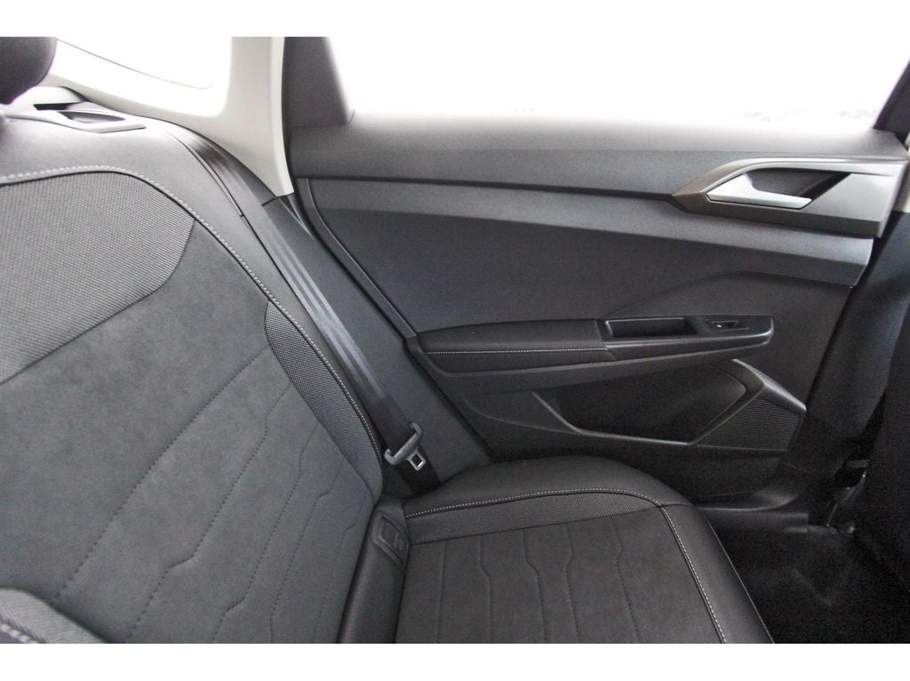 2026 Volkswagen Taos 1.5T SE Black