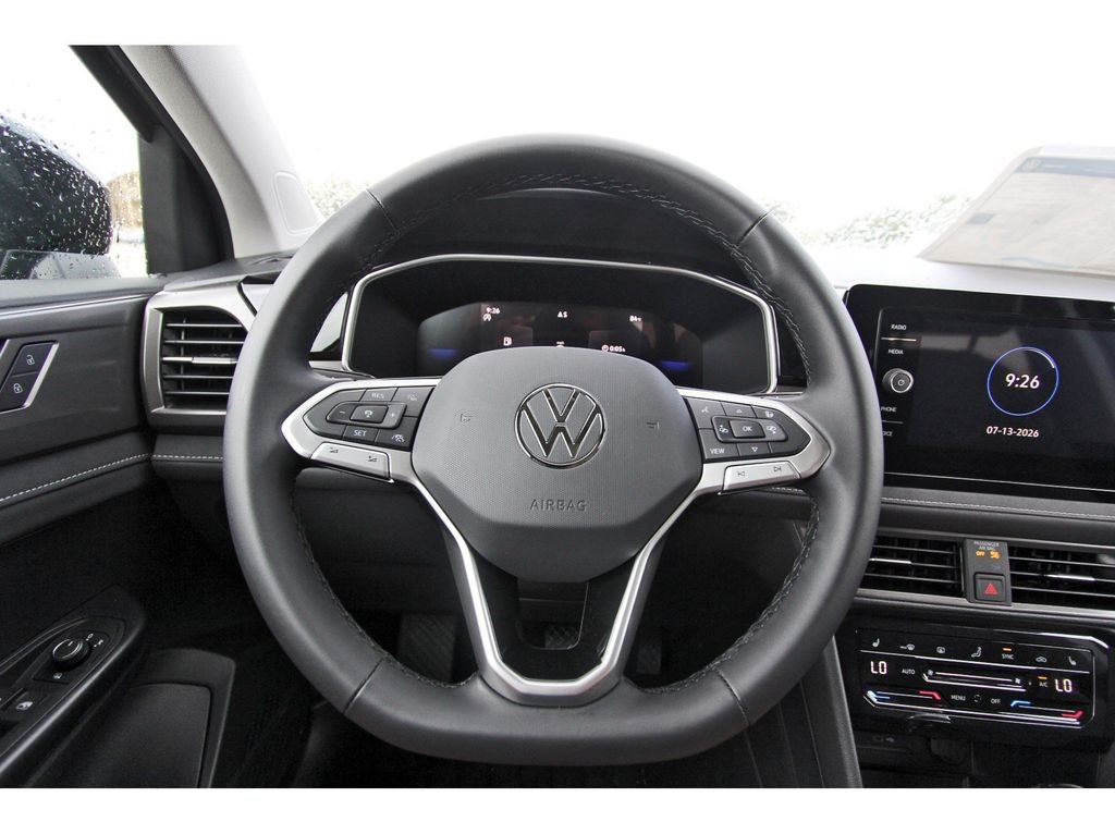 2026 Volkswagen Taos 1.5T SE Black