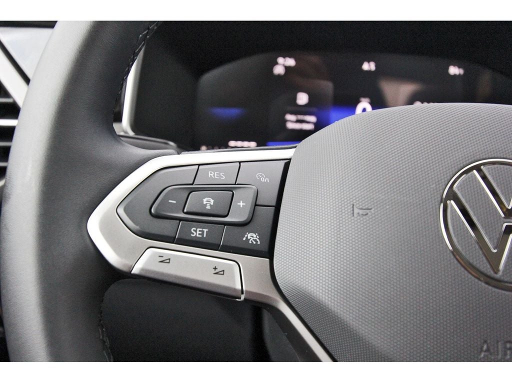 2026 Volkswagen Taos 1.5T SE Black