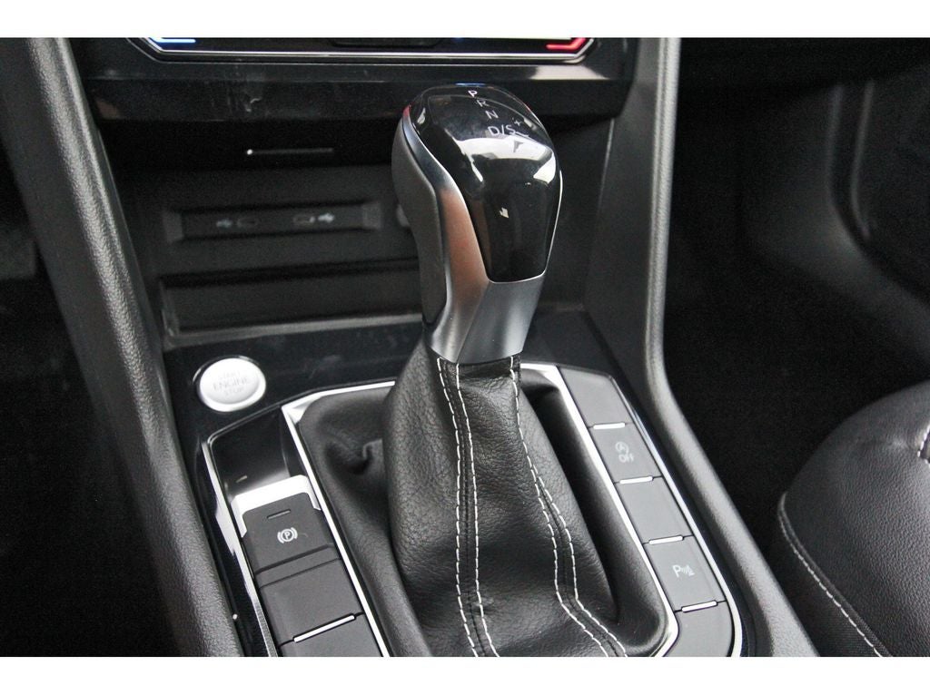 2026 Volkswagen Taos 1.5T SE Black