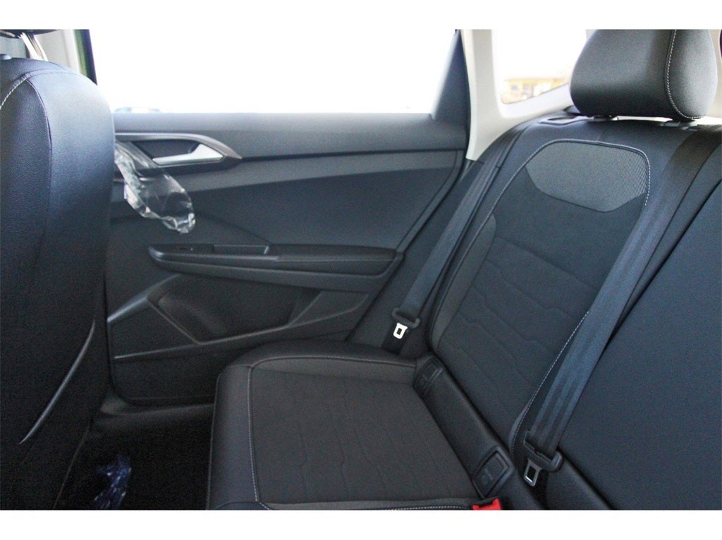 2025 Volkswagen Taos 1.5T SE Black