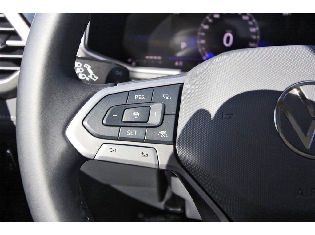 2025 Volkswagen Taos 1.5T SE Black