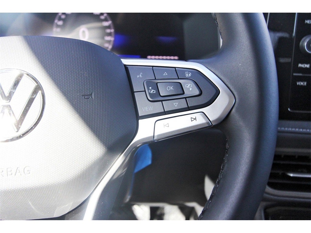 2025 Volkswagen Taos 1.5T SE Black