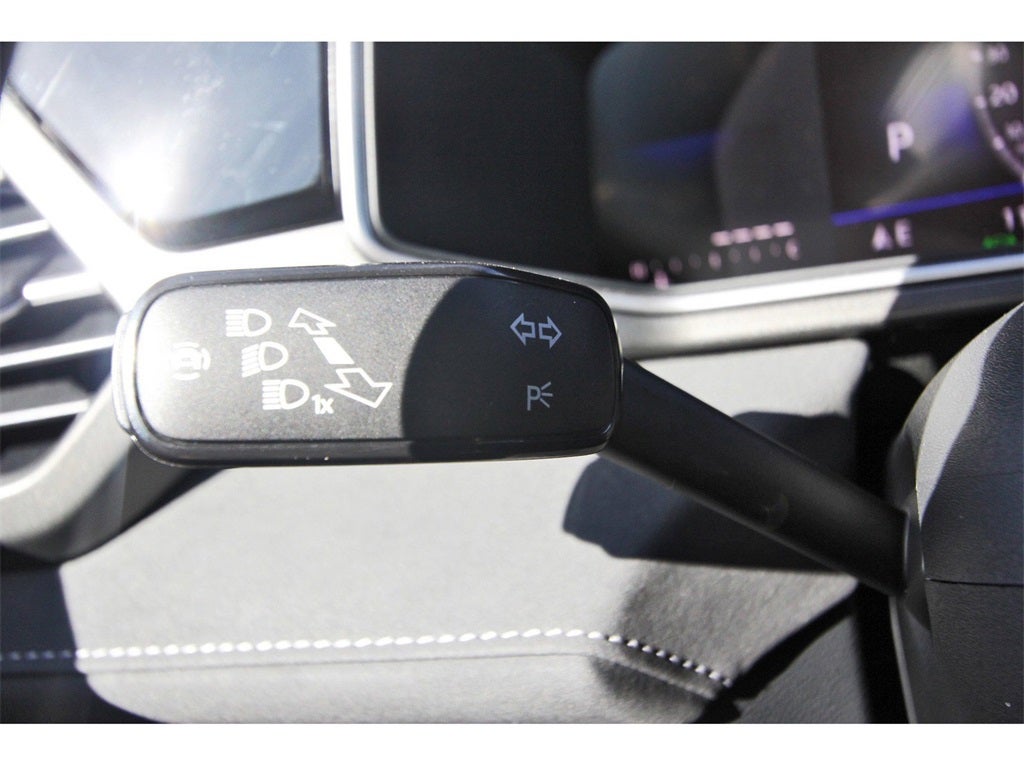 2025 Volkswagen Taos 1.5T SE Black