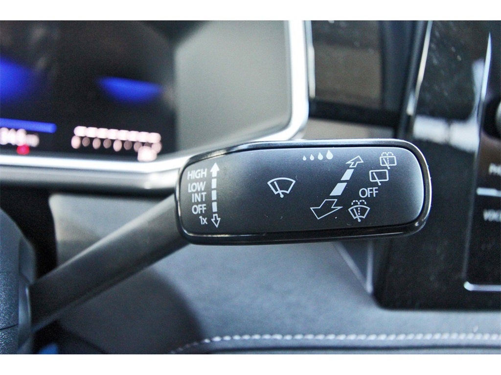 2025 Volkswagen Taos 1.5T SE Black