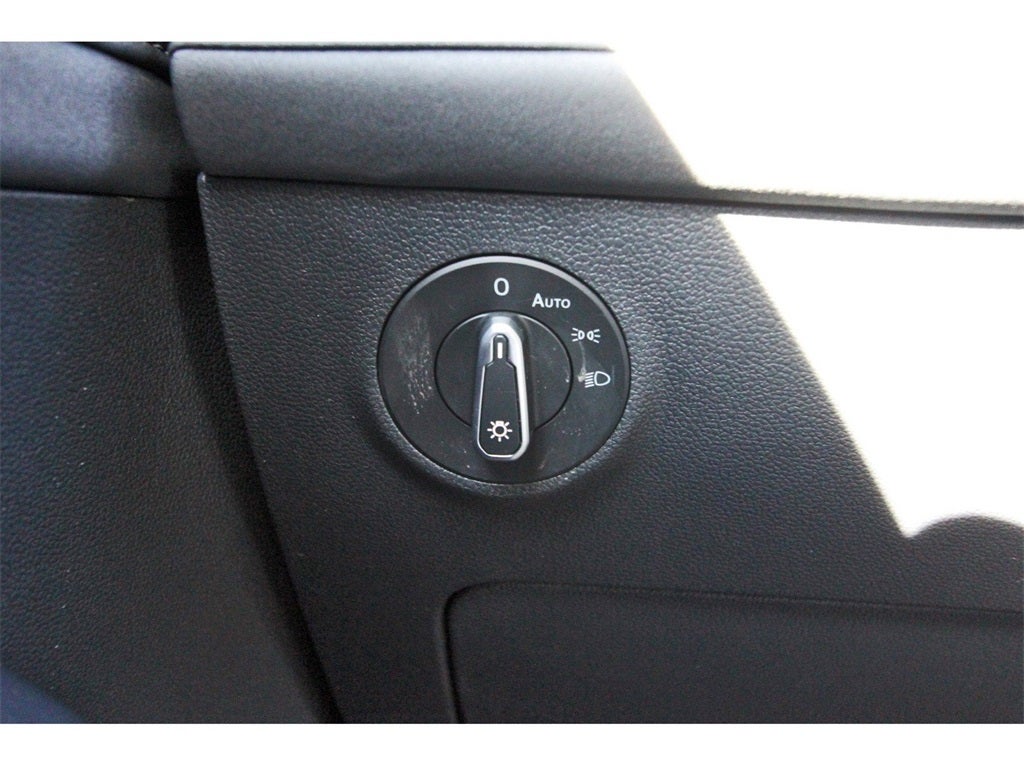 2025 Volkswagen Taos 1.5T SE Black