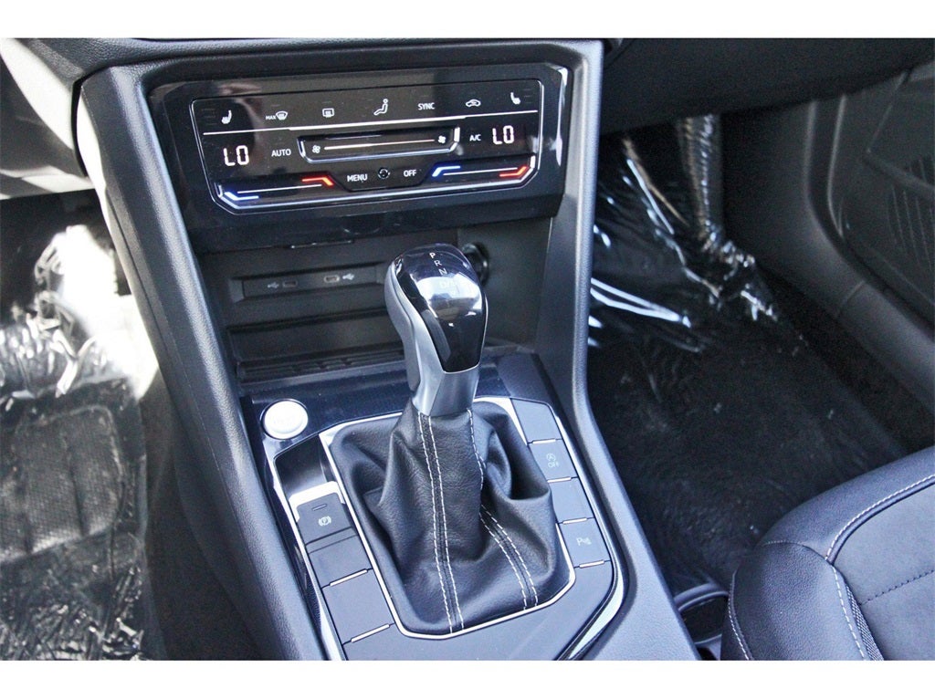 2025 Volkswagen Taos 1.5T SE Black