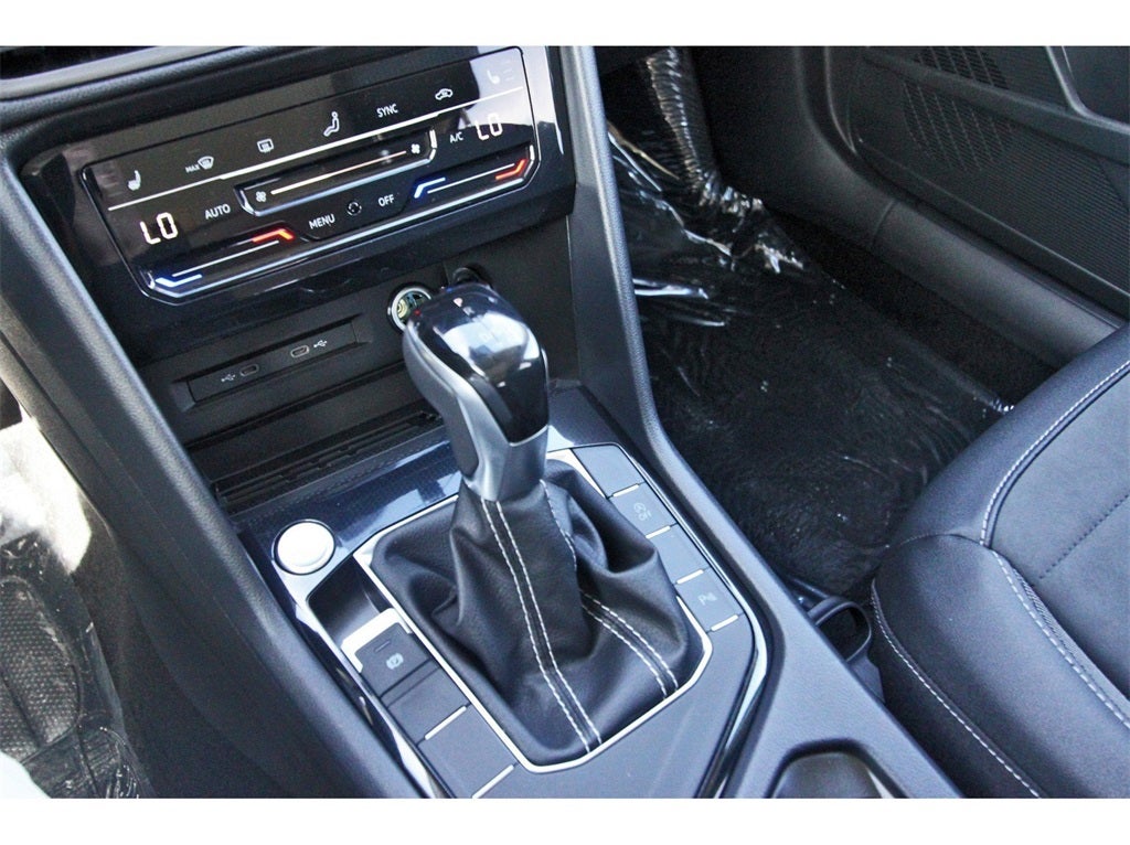 2025 Volkswagen Taos 1.5T SE Black