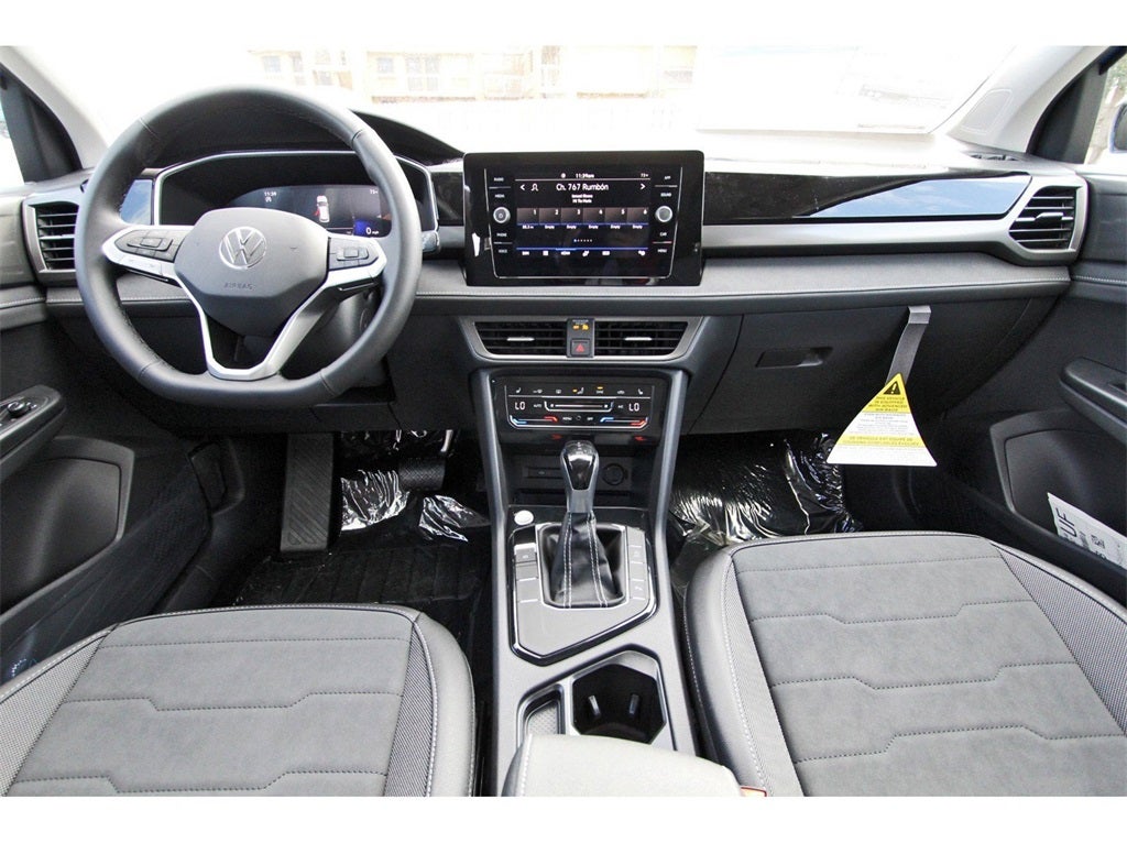 2025 Volkswagen Taos 1.5T SE Black