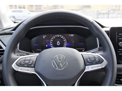 2025 Volkswagen Taos 1.5T SE Black