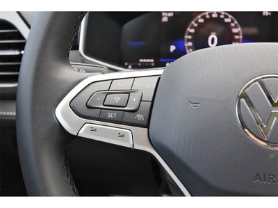 2025 Volkswagen Taos 1.5T SE Black