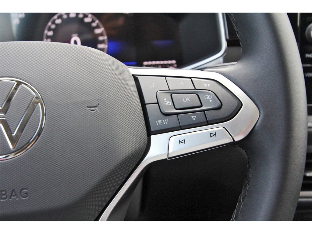 2025 Volkswagen Taos 1.5T SE Black