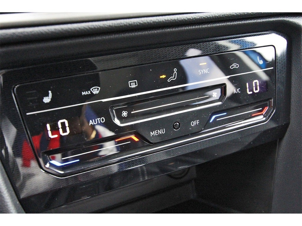 2025 Volkswagen Taos 1.5T SE Black