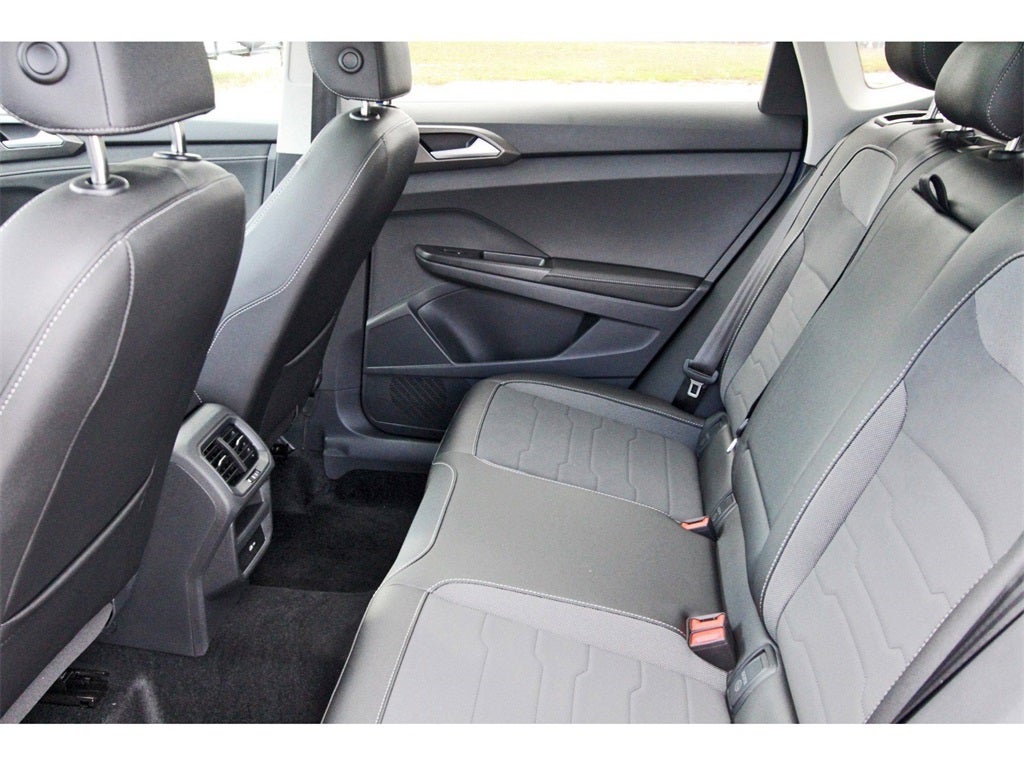 2025 Volkswagen Taos 1.5T SE Black