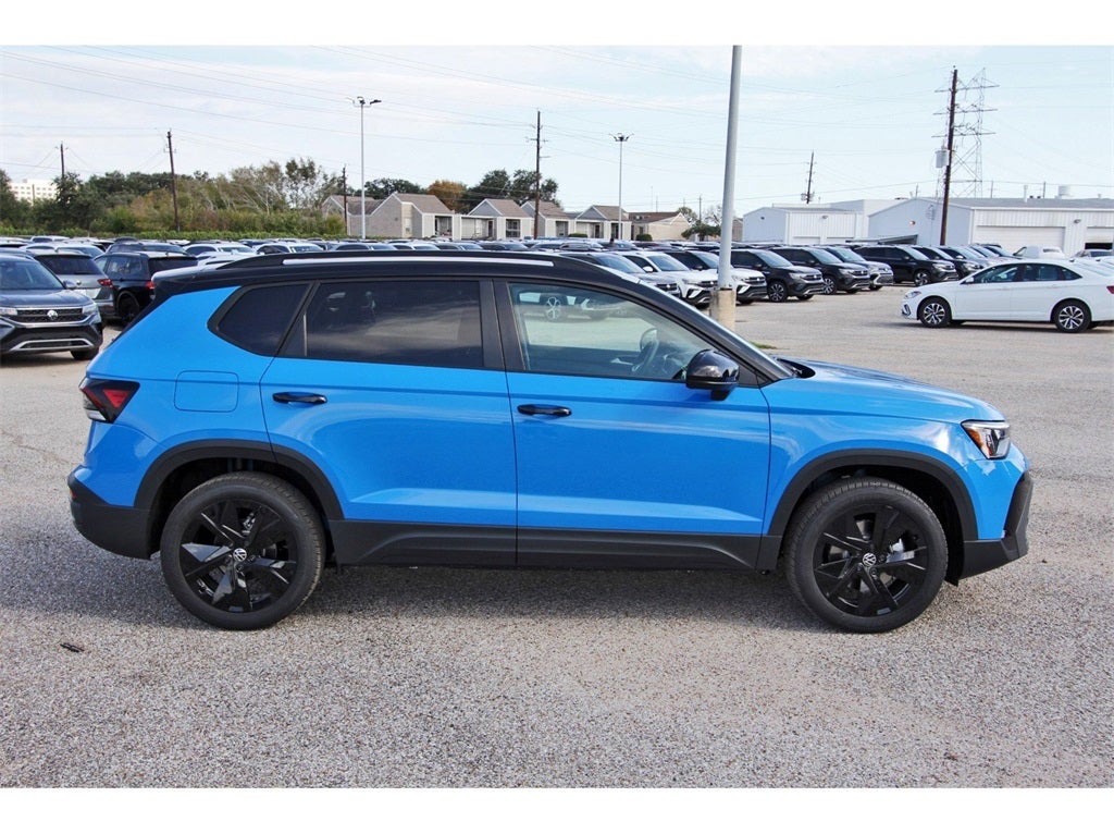 2025 Volkswagen Taos 1.5T SE Black