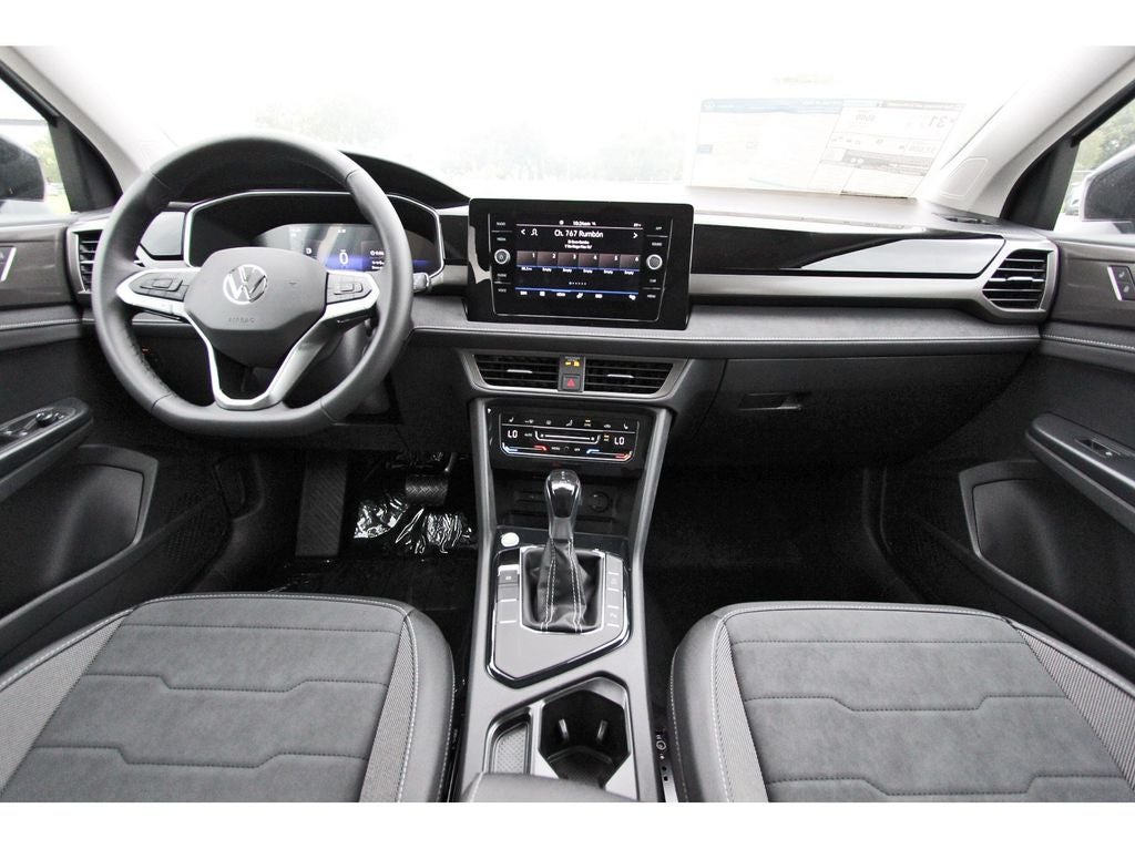 2026 Volkswagen Taos 1.5T SE Black