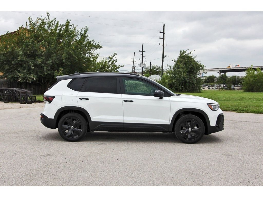 2026 Volkswagen Taos 1.5T SE Black