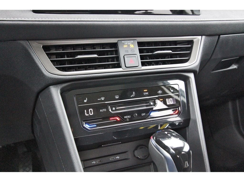 2026 Volkswagen Taos 1.5T SE Black