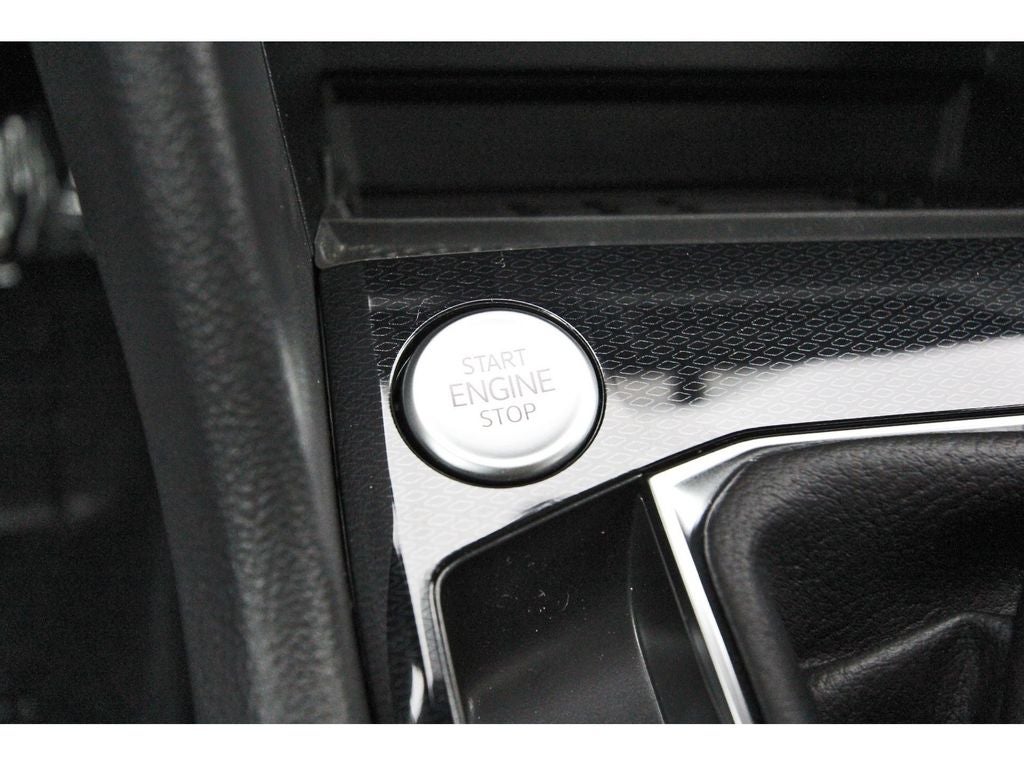 2026 Volkswagen Taos 1.5T SE Black